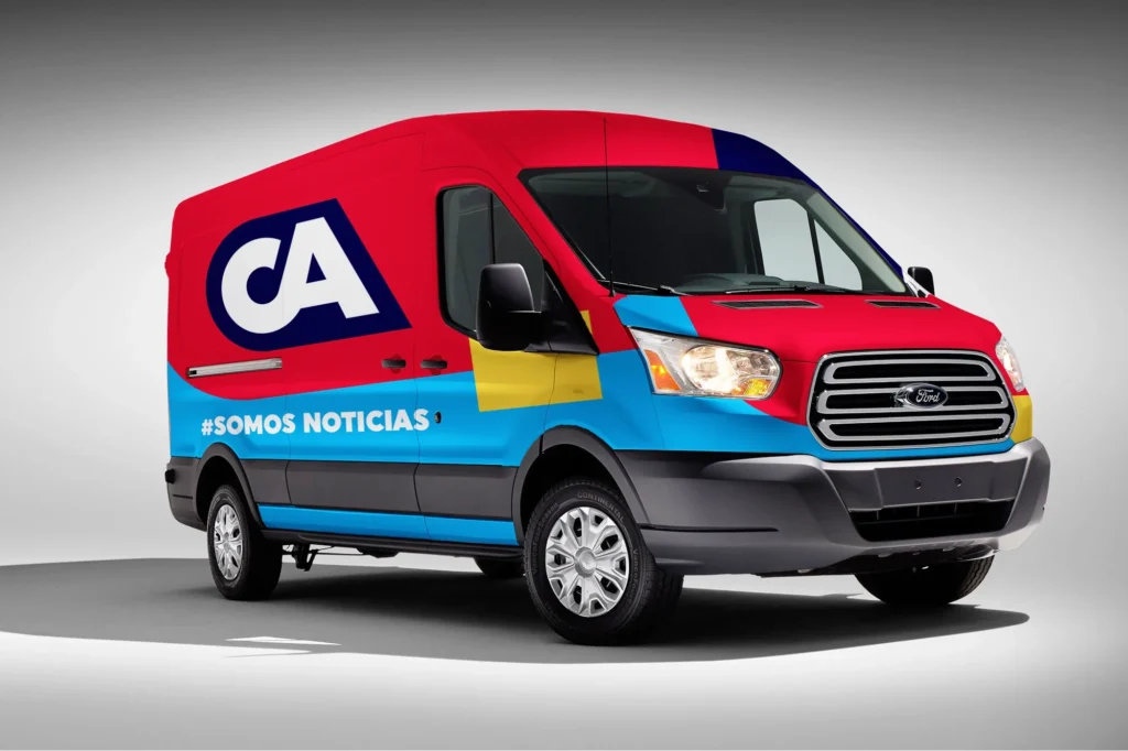 canal antigua Van Mock Up 998